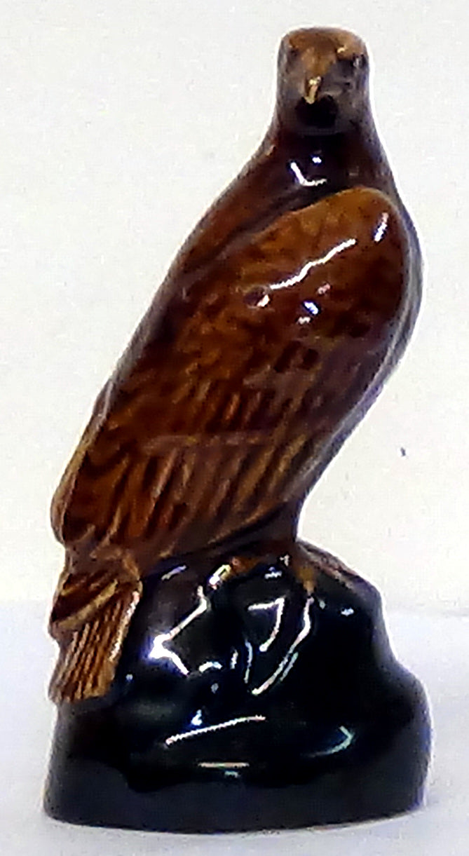 Beneagles Scotch Whisky in Golden Eagle by Beswick of Royal Doulton 1969 Decanter (5cl, 40%)