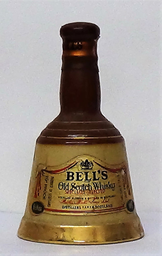 Bell’s Scotch Whisky Decanter 1960s 6 2/3 fl.oz - Spirits & Liqueurs//